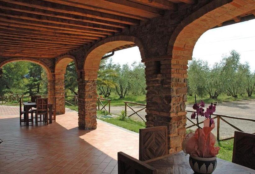 Отель Agriturismo Podere Gozzuto
