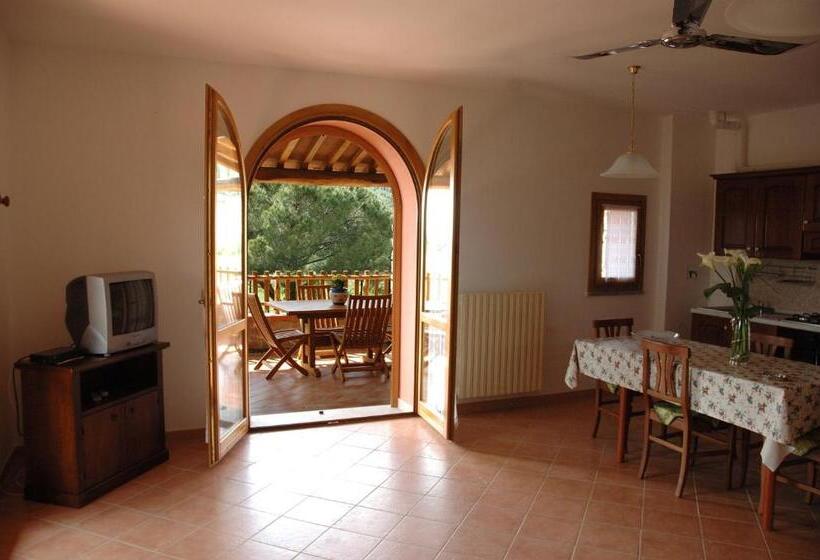 Отель Agriturismo Podere Gozzuto