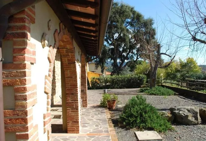 Hotelli Agriturismo Val Di Nappo