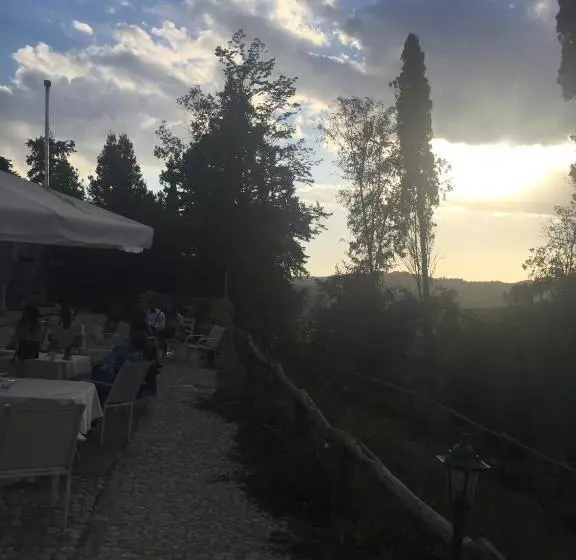 Hotelli Tenuta Di Vico Moricino