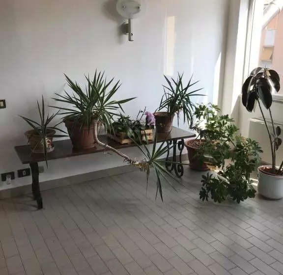 پانسیون Guesthouse Flora