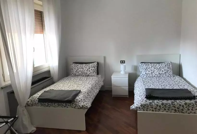 پانسیون Guesthouse Flora