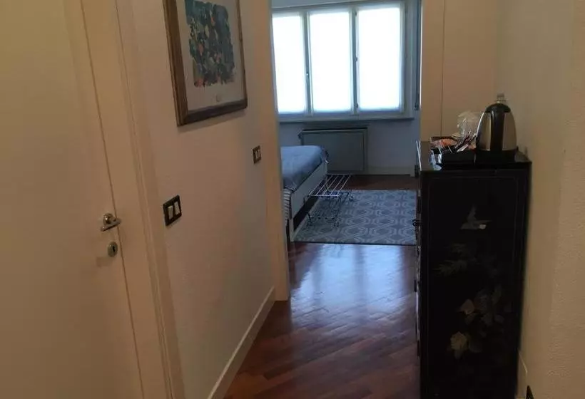 پانسیون Guesthouse Flora