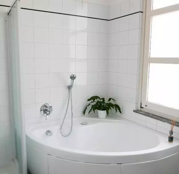 پانسیون Guesthouse Flora