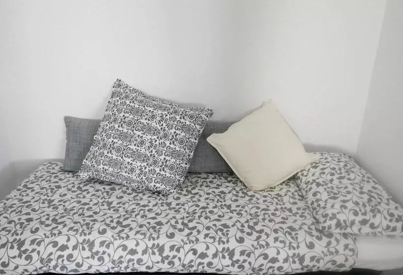 پانسیون Guesthouse Flora