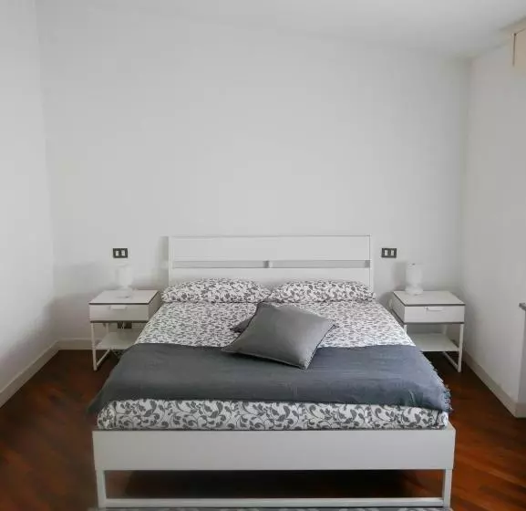 پانسیون Guesthouse Flora