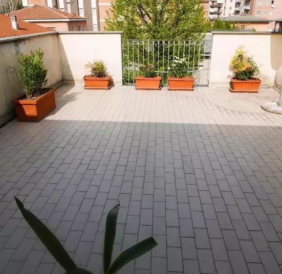 پانسیون Guesthouse Flora