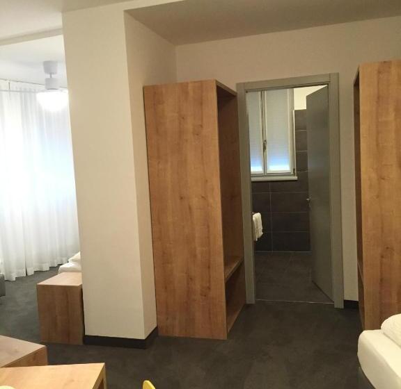 펜션 R&b La Calzoleria