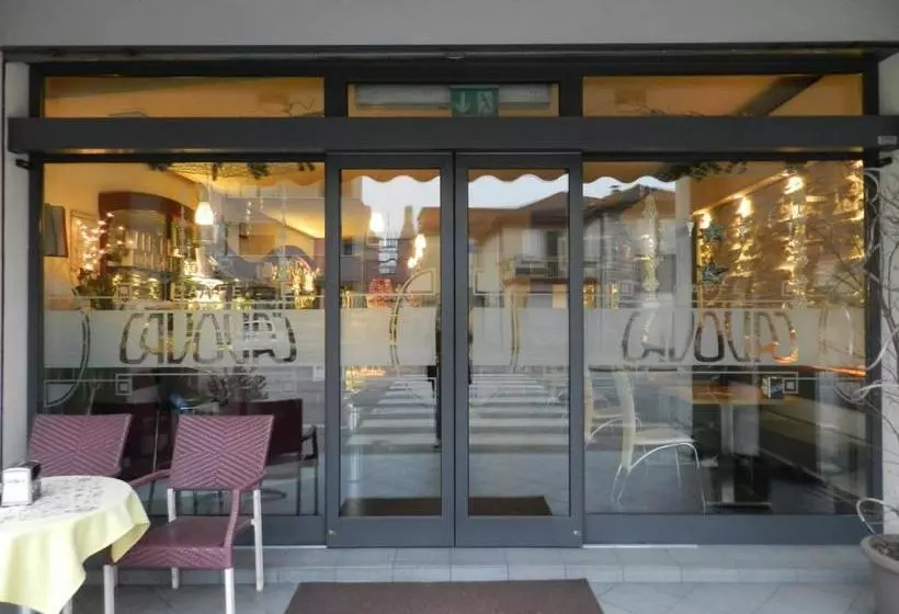 Retkeilymaja Locanda Trattoria Caffè Cavour