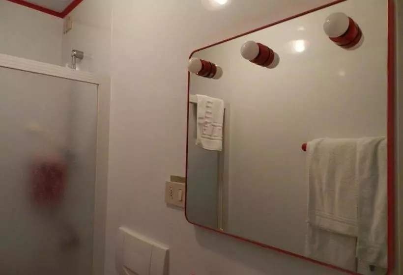 Retkeilymaja Locanda Trattoria Caffè Cavour