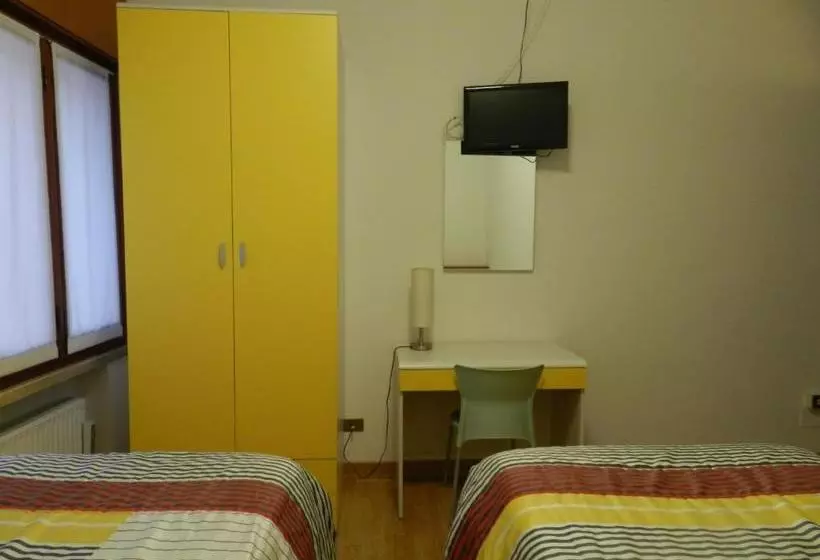 Retkeilymaja Locanda Trattoria Caffè Cavour