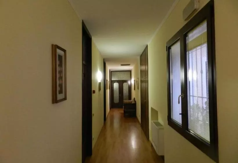 Retkeilymaja Locanda Trattoria Caffè Cavour