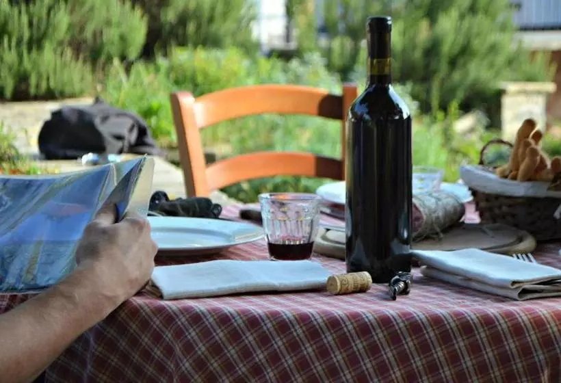 ホテル Cascina Il Convivio