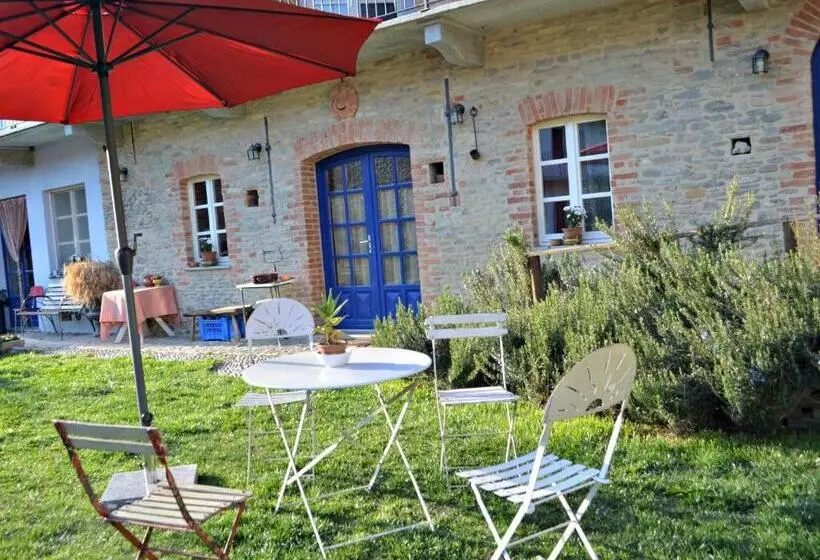 ホテル Cascina Il Convivio