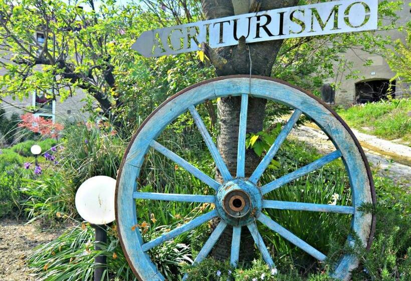 Отель Cascina Il Convivio