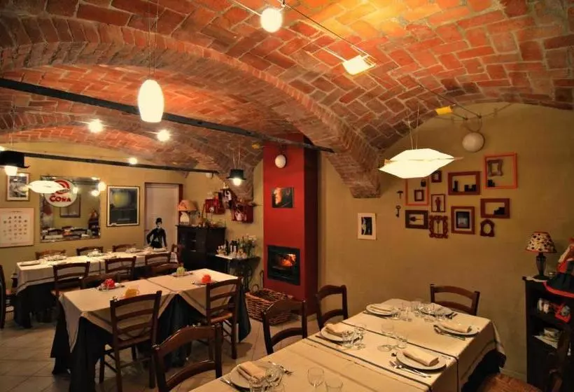 ホテル Cascina Il Convivio