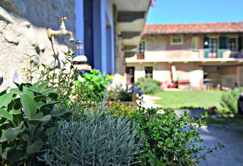 ホテル Cascina Il Convivio