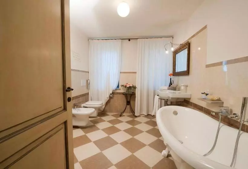 ホテル Agriturismo Rivella