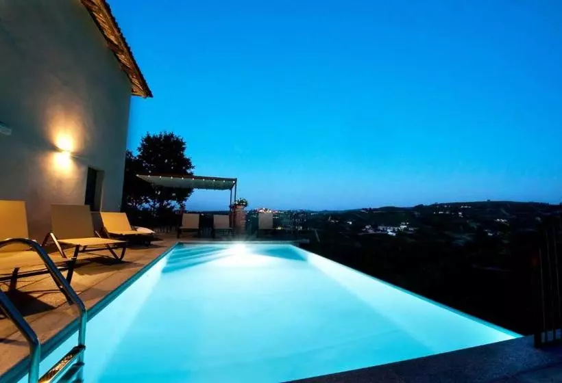 ホテル Agriturismo Rivella