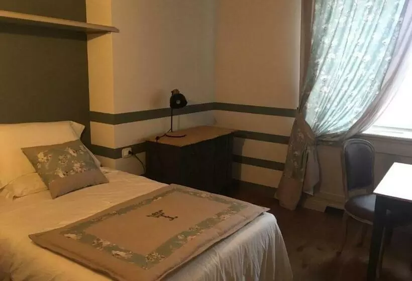 Hotelli Marchesi Incisa Winery Lodge