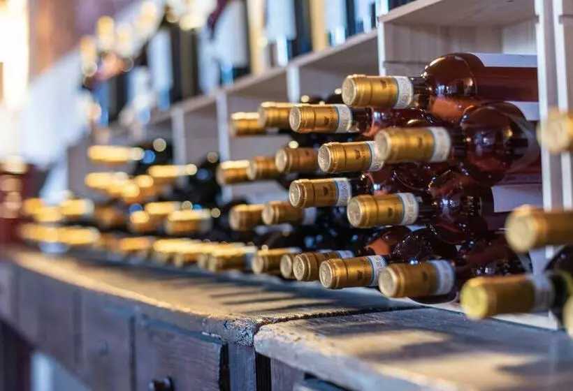 Hotelli Marchesi Incisa Winery Lodge