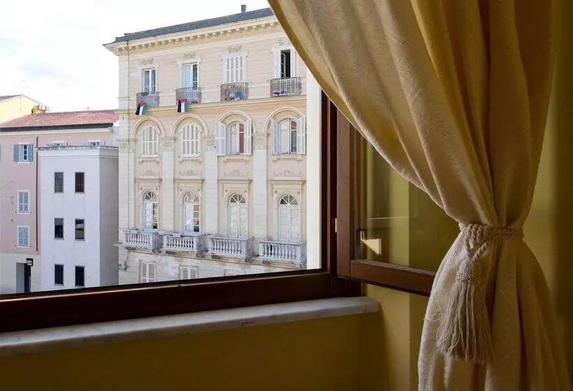 ペンション Piazza Azuni 18 Guest House