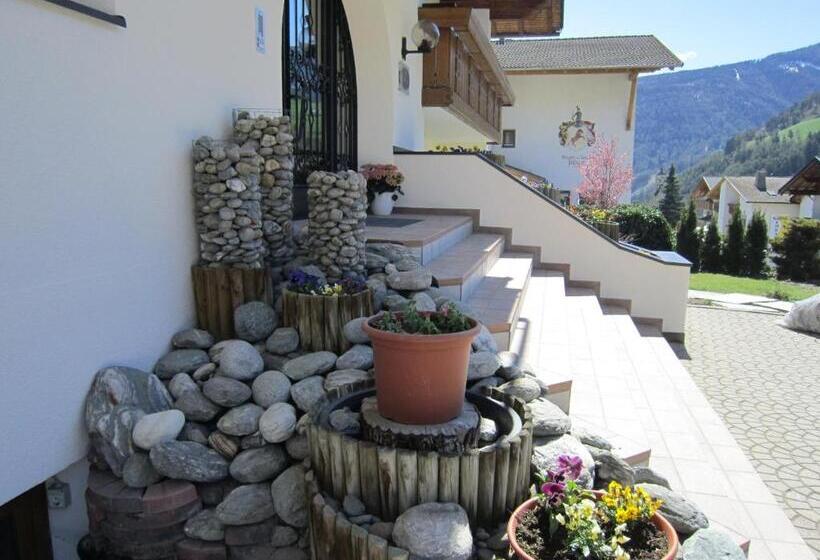 Aparthotel Garni Haus Hubertus