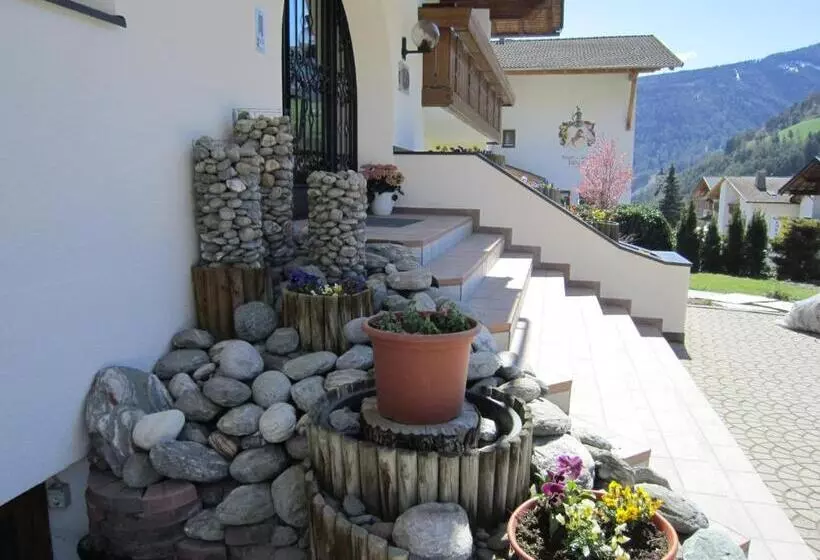 Aparthotel Garni Haus Hubertus