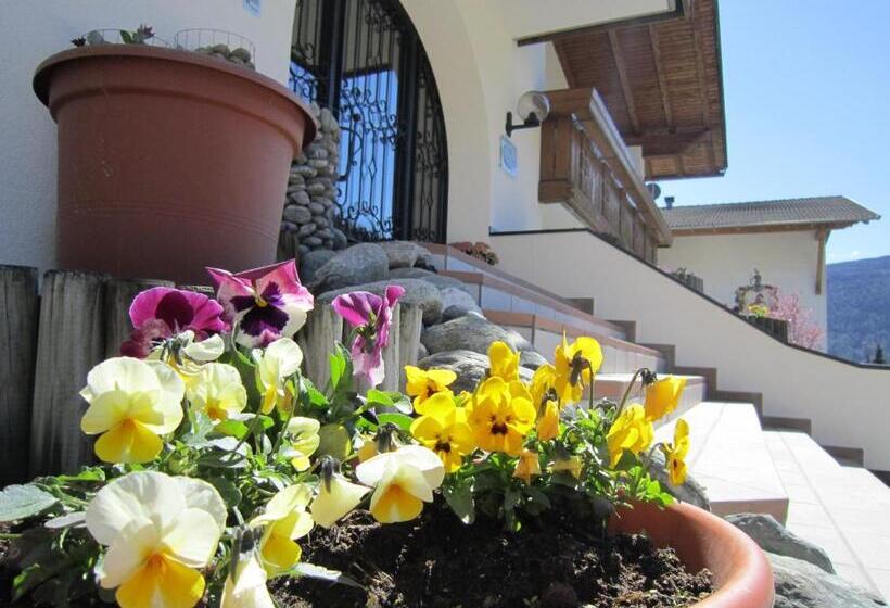 Aparthotel Garni Haus Hubertus