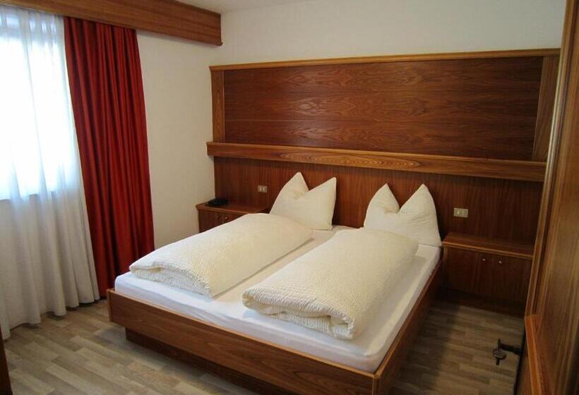 Aparthotel Garni Haus Hubertus