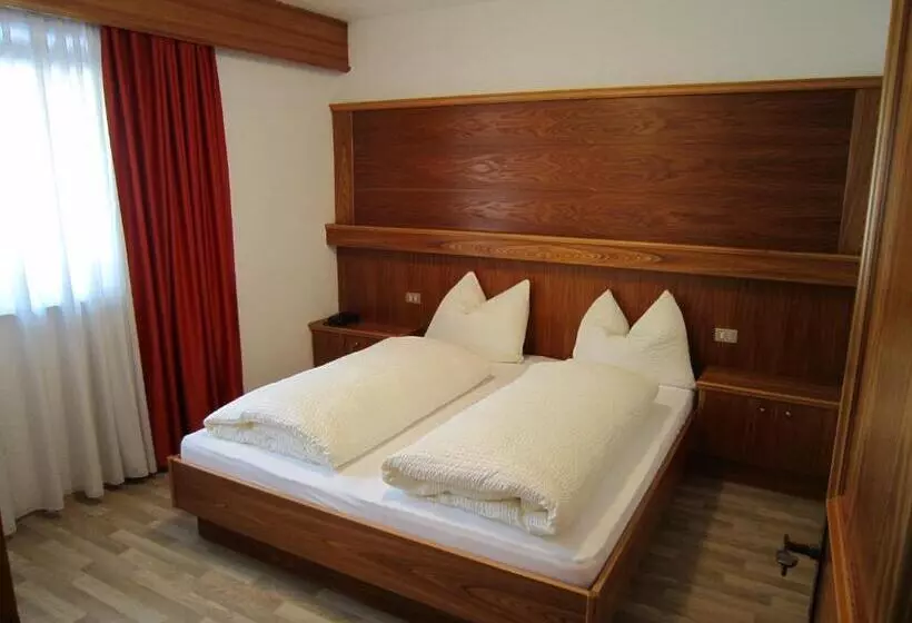 Aparthotel Garni Haus Hubertus