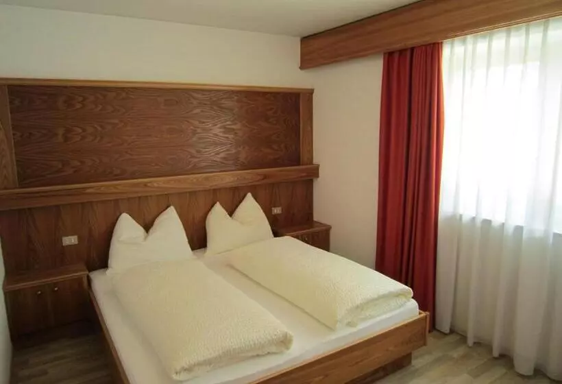 Aparthotel Garni Haus Hubertus