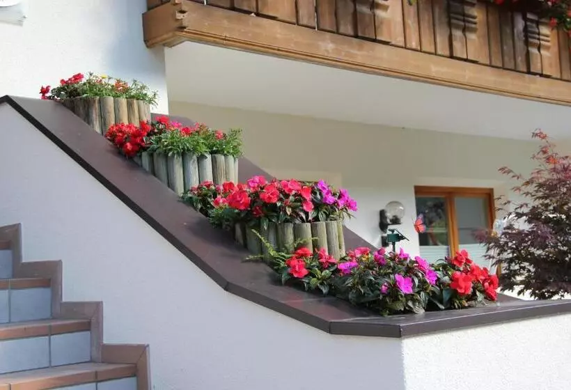 Aparthotel Garni Haus Hubertus