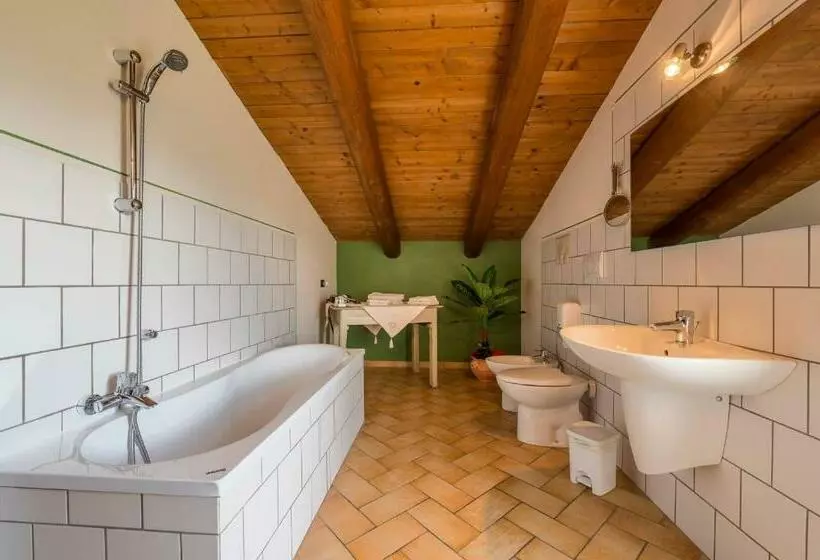Hotelli Agriturismo Il Nido Di Bacco