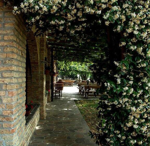 Отель Agriturismo Isola Augusta