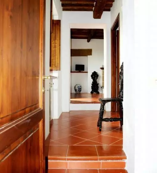 ホテル Agriturismo Naioli