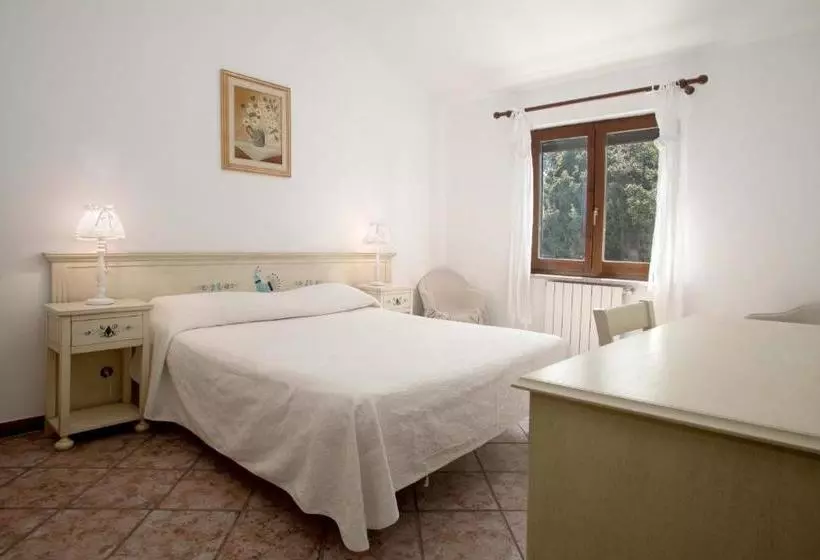 هتل Agriturismo Nuraghe Tuttusoni