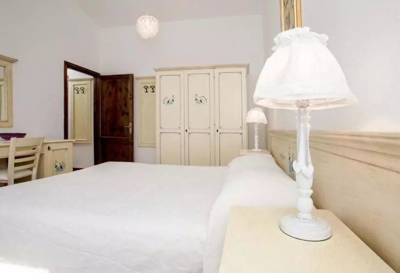 هتل Agriturismo Nuraghe Tuttusoni