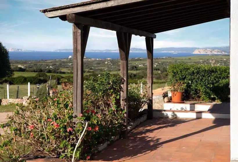 هتل Agriturismo Nuraghe Tuttusoni