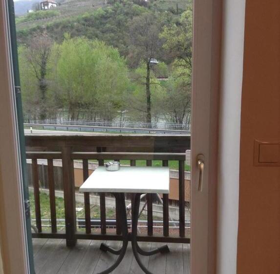 هتل Ottenkellerhof