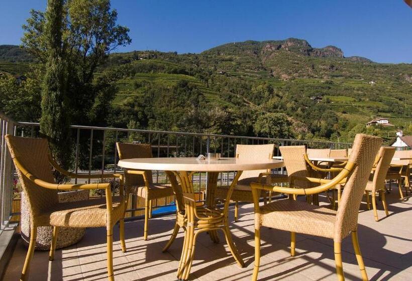 هتل Ottenkellerhof