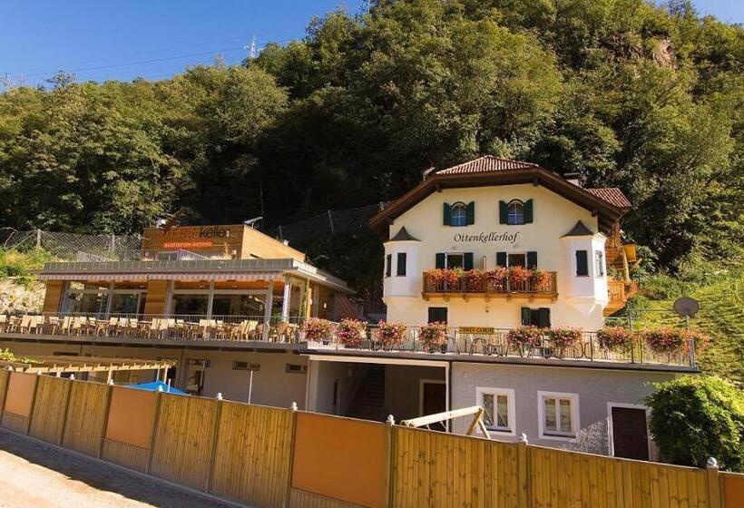 هتل Ottenkellerhof