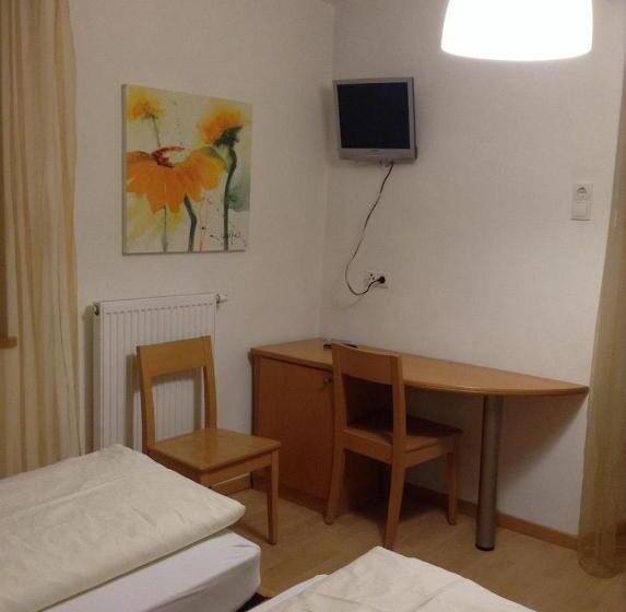 هتل Ottenkellerhof