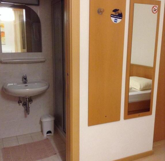 هتل Ottenkellerhof