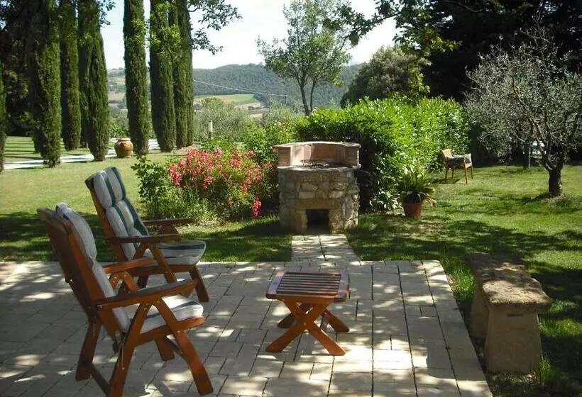 Hotelli Agriturismo La Scarpaia