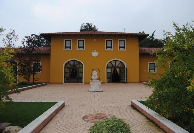 בית מלון כפרי I Filari