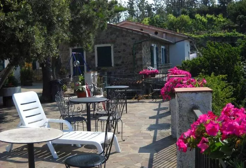 Hotelli La Foce Del Prato
