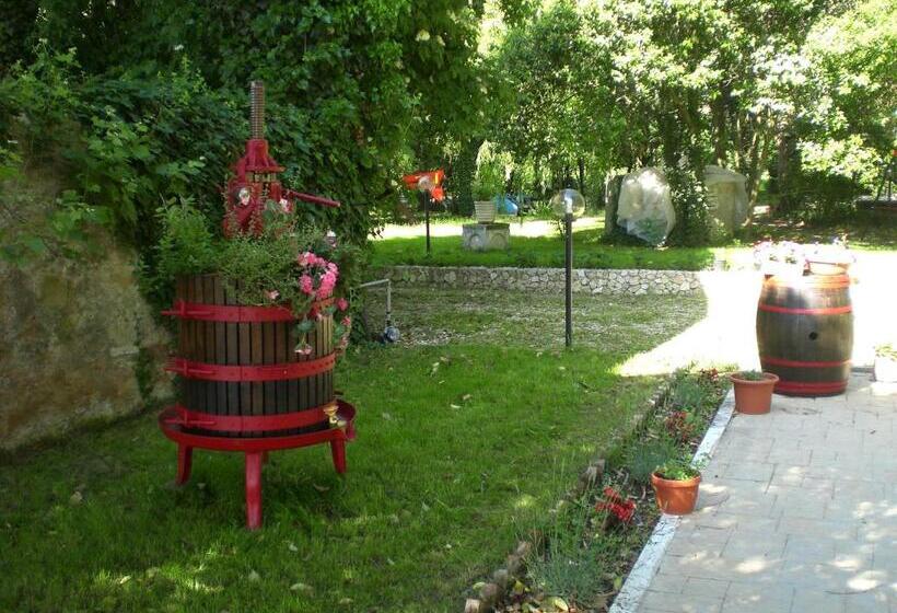 Отель Valle Degli Arci