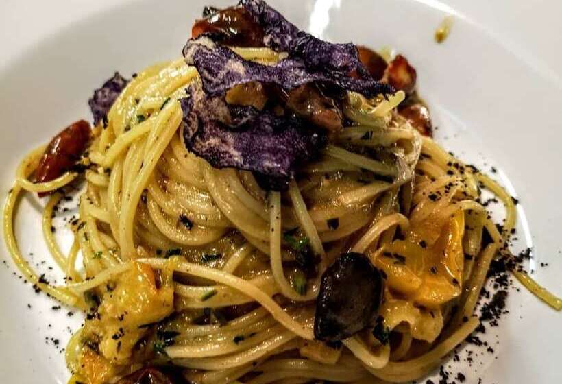 B&b La Tambra   Central With Restaurant