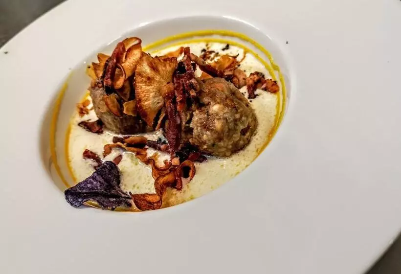 B&b La Tambra   Central With Restaurant